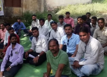 Gram Rojgar Sahayak (GRS) under contract